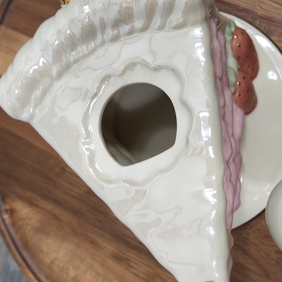 Lenox Tweety Teapot - Picture 7 of 9